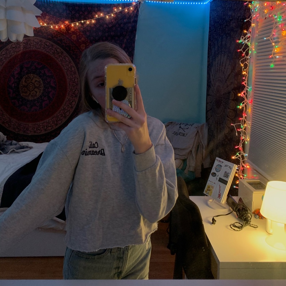 Forever 21 “Cali Dreamin’” sweatshirt